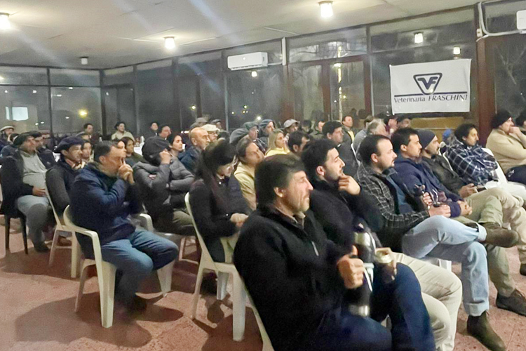 Una mirada a la charla brindada por Konig a principios de julio en Guichón